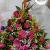arreglo con 18 rosas rosadas y aves del paraíso