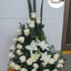 arreglo fúnebre cubre caja rosas, lirios, margaritas