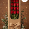 caja con 12 rosas rojas