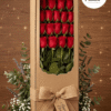 caja con 18 rosas rojas