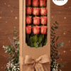 caja con 12 rosas salmón