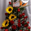 arreglo de rosas con girasoles